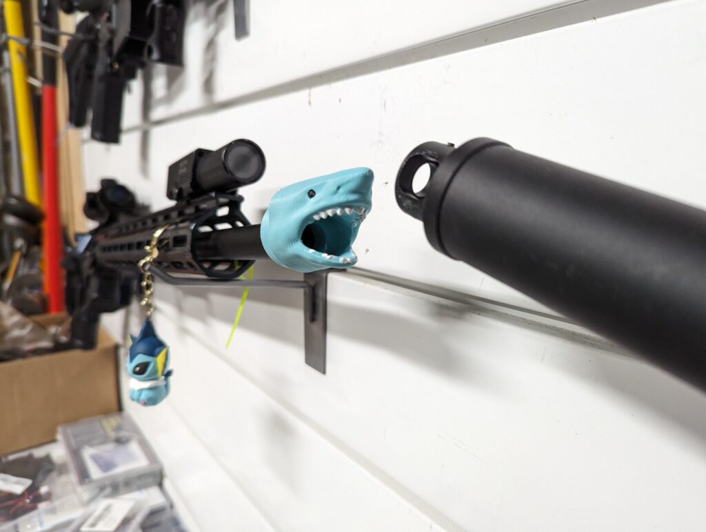 Shark  "ANGY BLÅHAJ" Face Muzzle Device